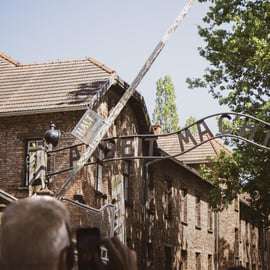Depuis Cracovie : Visite guidée d'Auschwitz-Birkenau et prise en charge