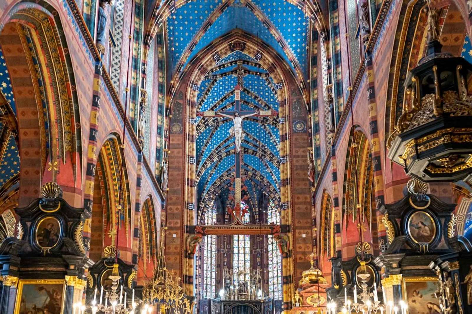 Cracovie : Visite guidée de la basilique Sainte-Marie avec une courte promenade guidée