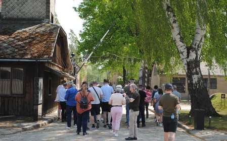 Cracovie : Visite guidée d'Auschwitz-Birkenau avec prise en charge et déjeuner