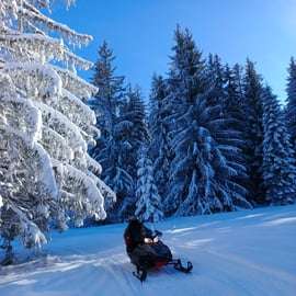 Cracovie : Visite d'une jounée à Cracovie : motoneige et bains thermaux de Zakopane