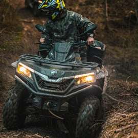 Depuis Cracovie : excursion extrême en quad 4x4
