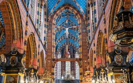 Cracovie : Visite guidée de la basilique Sainte-Marie avec une courte promenade guidée