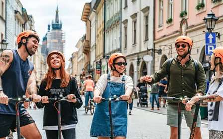 Cracovie : Visite guidée de la ville en E-Scooter avec dégustation de produits alimentaires