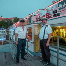 Cracovie : Croisière en soirée avec un verre de vin