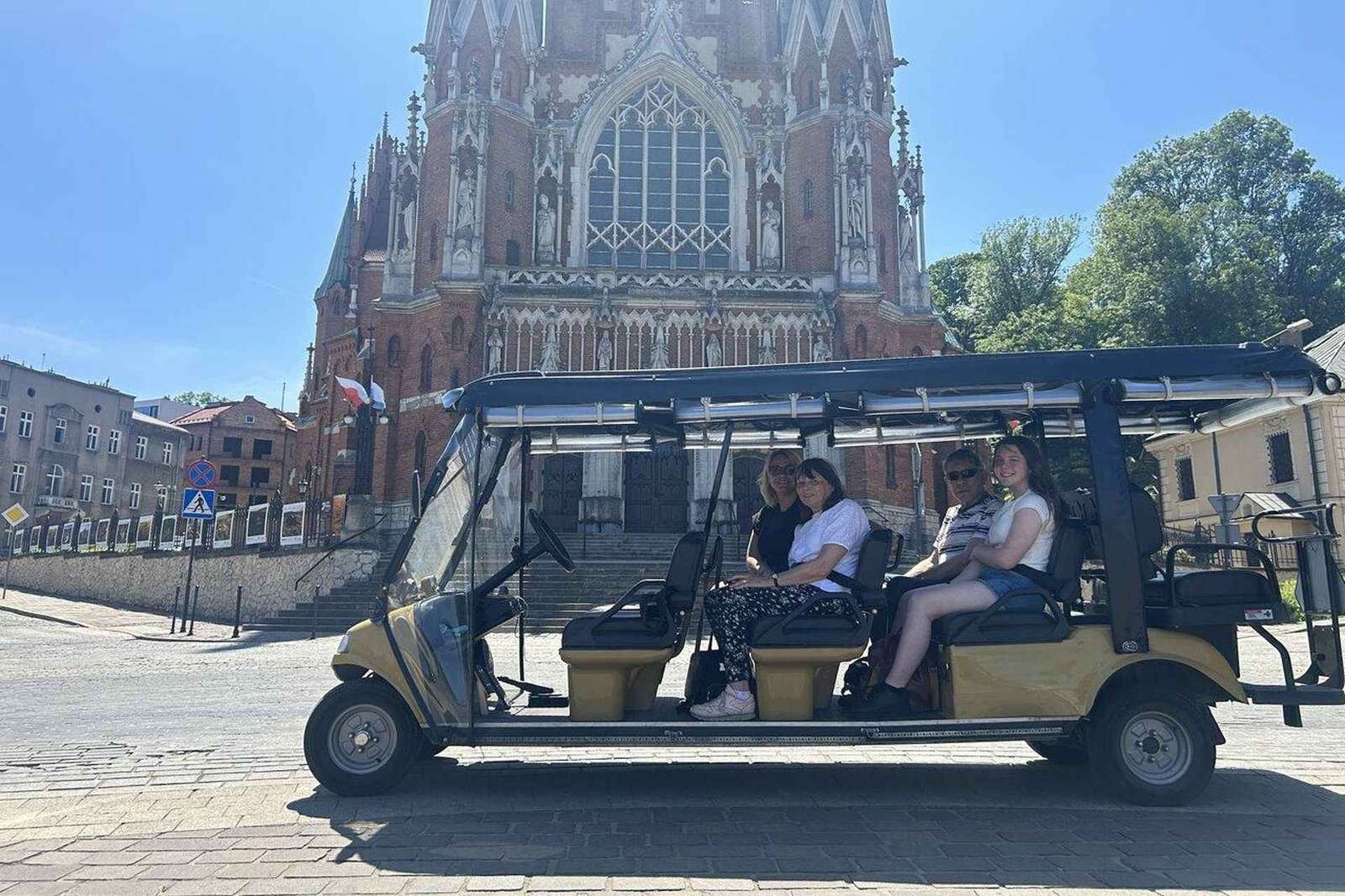 Cracovie : visite guidée de la ville en voiturette de golf avec prise en charge à l'hôtel