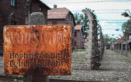 Cracovie : entrée à Auschwitz-Birkenau, hôte et transfert