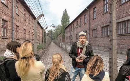 Depuis Cracovie : Visite guidée d'Auschwitz-Birkenau et options de ramassage