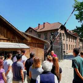 Cracovie : Visite guidée d'Auschwitz avec prise en charge et déjeuner facultatif.
