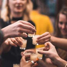 Cracovie : Visite guidée de la Vodka avec dégustation de mets et de boissons