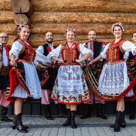 De Cracovie : Spectacle folklorique polonais avec dîner à volonté