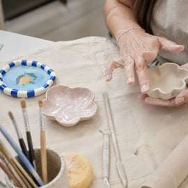 Cracovie : atelier d'argile à séchage à l'air – sculptez, peignez et emportez votre création