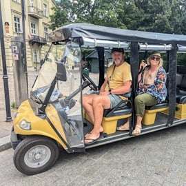Cracovie : visite guidée de la ville en voiturette de golf avec prise en charge à l'hôtel
